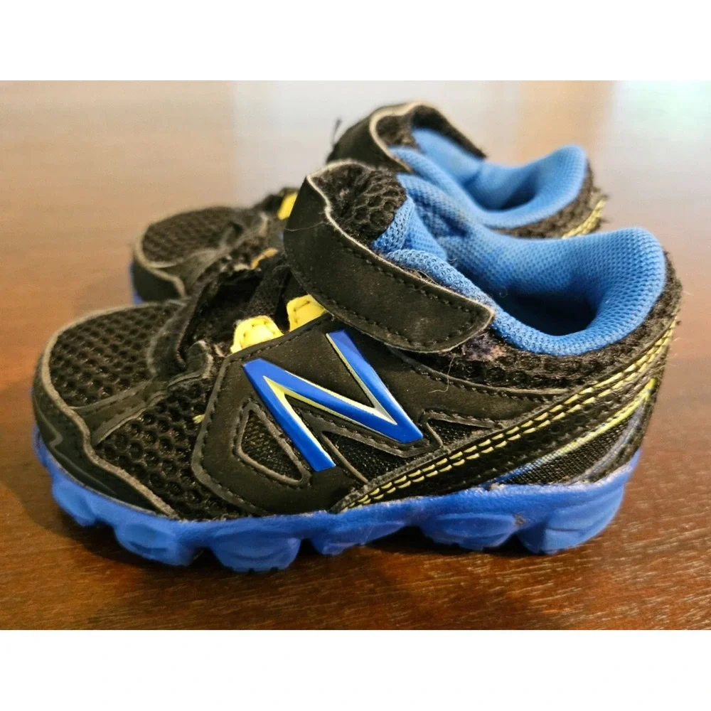 New Balance Non Tie Velco Sneakers Blue &‎ Black Infant Boys Size 4